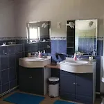 8 Personnes Avec Piscine * Beaumarches