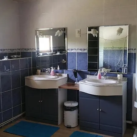 8 Personnes Avec Piscine * Beaumarches