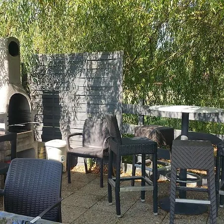 8 Personnes Avec Piscine