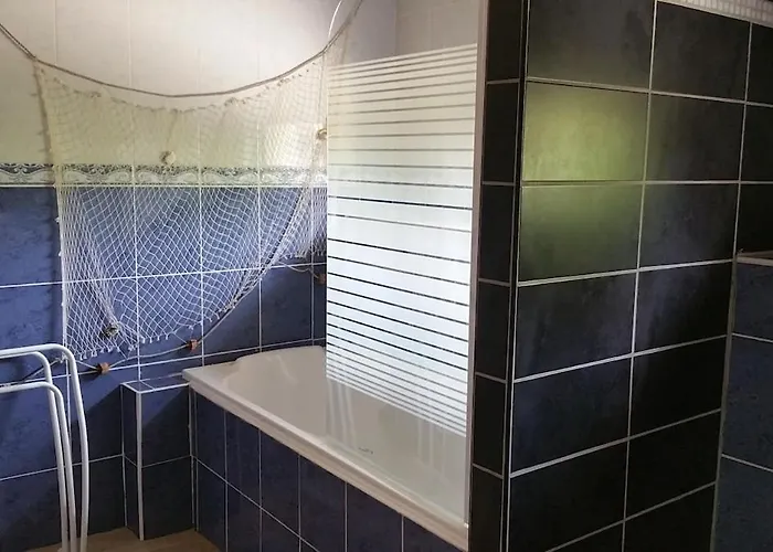 8 Personnes Avec Piscine * Beaumarches