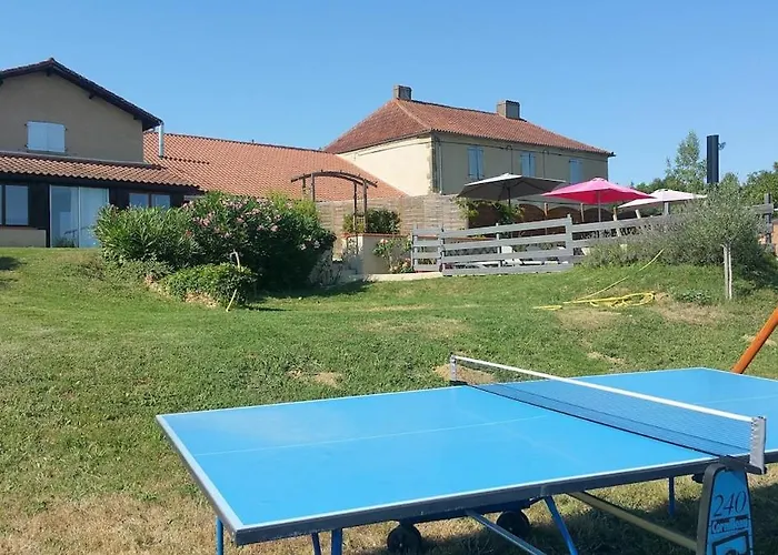 8 Personnes Avec Piscine 別荘