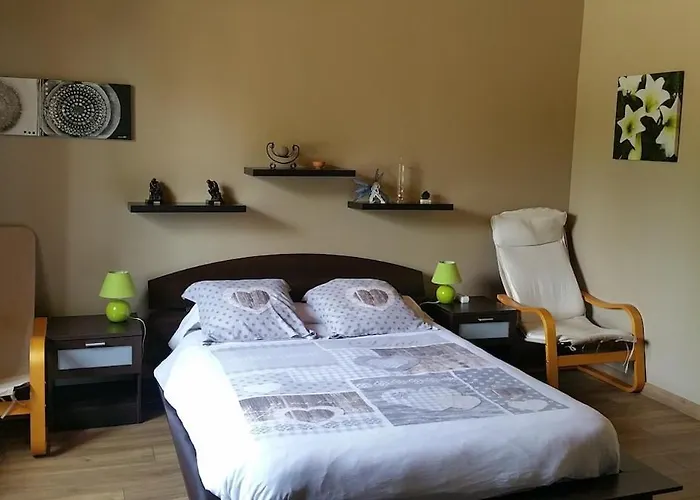 8 Personnes Avec Piscine Beaumarches